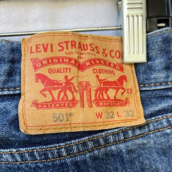 LEVIS 501 Jeans Mens 32x32 Blue Button Fly Straight Leg Denim - Picture 8 of 16